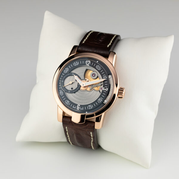 Armin Strom Manual Earth Fire roségouden herenhorloge