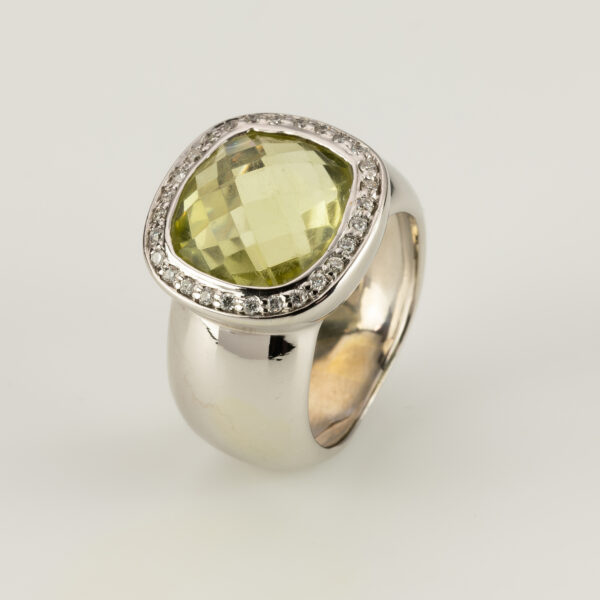 14 karaat witgouden ring bezet met lemon quartz en briljanten